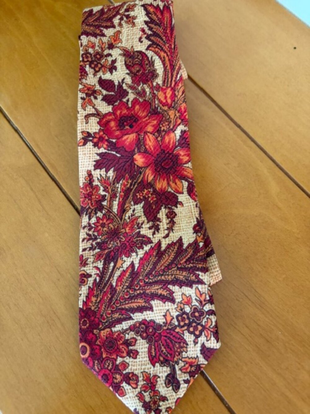 Gianfranco Ferre vintage neckwear 55% silk/45% linen